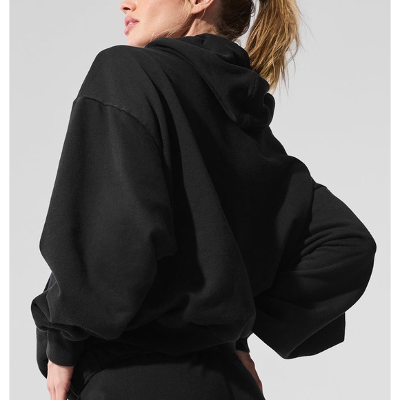 ALO Yoga Women's Classic Black Sweatshirt - Picture 2 of 11